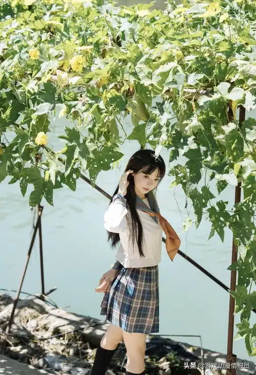 掌柜推荐有点惬意的蓝色夏天jk少女制服治愈系笑容