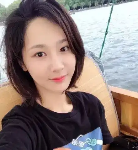 杨紫剪郑爽同款短发了这些明星谁的短发更胜一筹