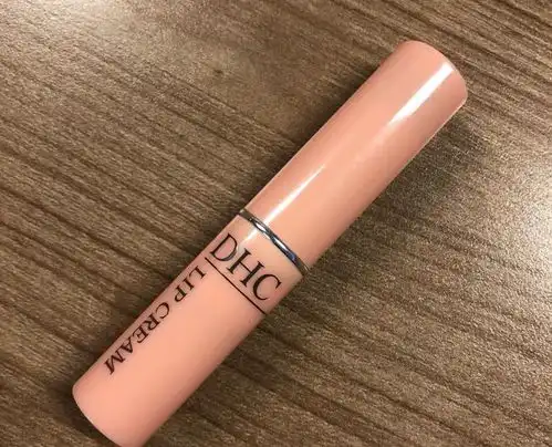 润唇膏界的扛把子dhc人气高,妮维雅平价,高丝少女心十足