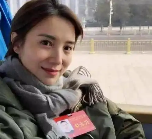人民大会堂无法化妆,所有明星都被打回原形,看到范冰冰我醉了