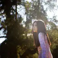 绿色背景唯美美女头像微信头像图片大全