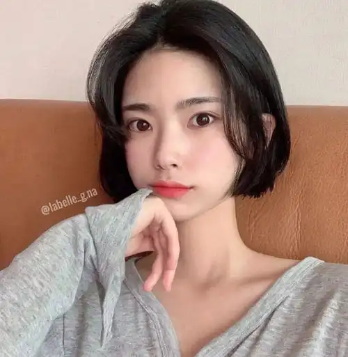 身高150160还脸大,剪短烫染更好看