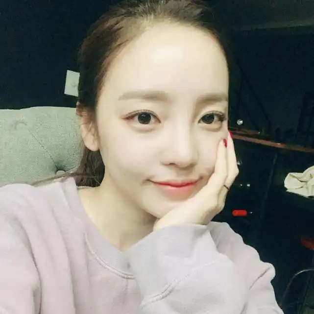 具荷拉生前日记曝光,怪妈妈出去跟别人外遇,生母却说母女关系好