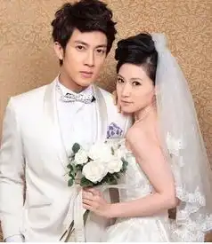 吴尊妻子林丽莹一袭红裙亮相颜值爆表家世显赫