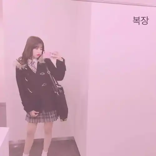 即使长着一副大脸盘外加小短腿,霓虹国的00后美少女照样是最美的樱桃小丸子