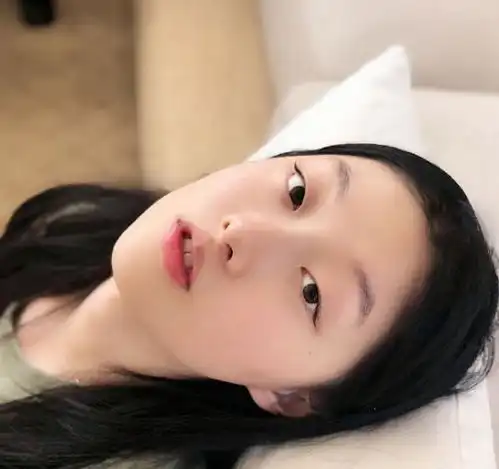 徐露45岁生日罕见晒一家三口,17岁女儿近照曝光,貌美又有才华