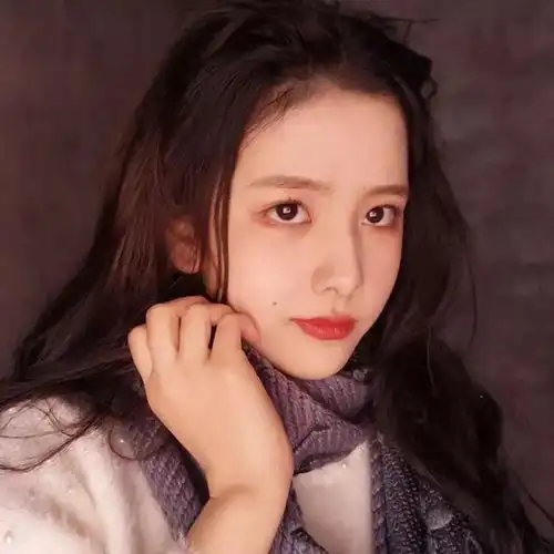 女生头像有整个宇宙想讲给你听
