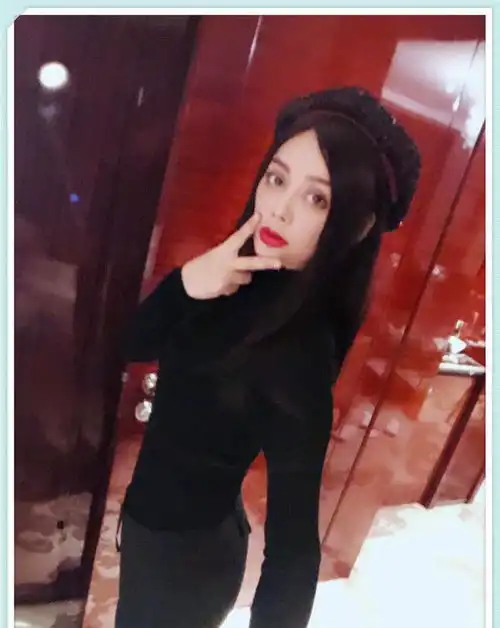 一个人人都想娶的女神,曾与刘德华搭档,今47岁依旧性感迷人