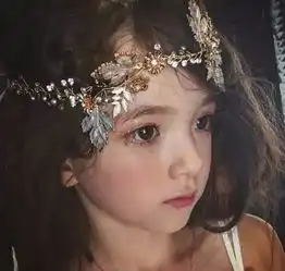 美如画的混血萝莉,萌到我无法呼吸
