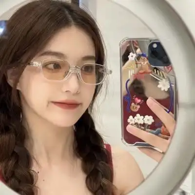 温柔系又不失俏皮的好看的女头很好看的质感的女生头像2022