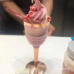 奈雪茶江宁万达店的草莓魔法棒好不好吃用户评价口味怎么样南京美食草莓魔法棒实拍图片大众点评