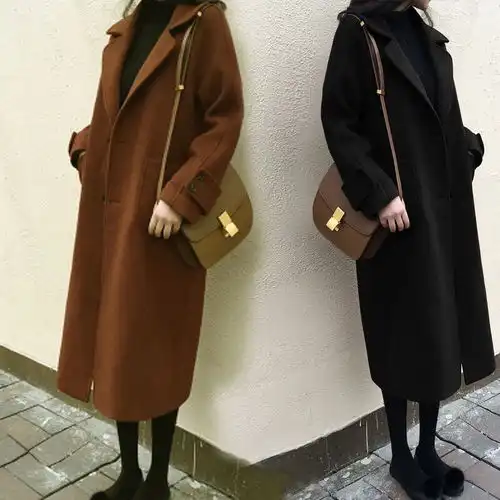 建议大家女人穿大衣不要搭裙,丑今年流行那样穿,彰显女人味