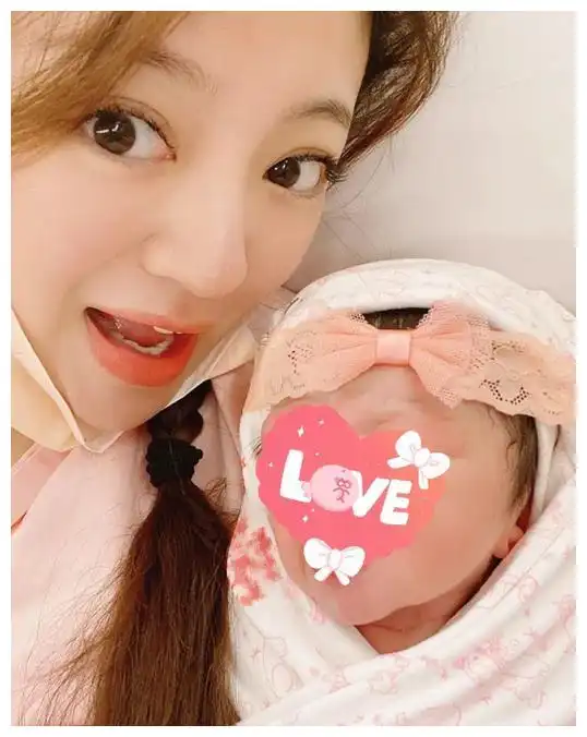 一年一胎赶进度,安以轩二胎得女,回应是老公怕孩子孤独要求她生