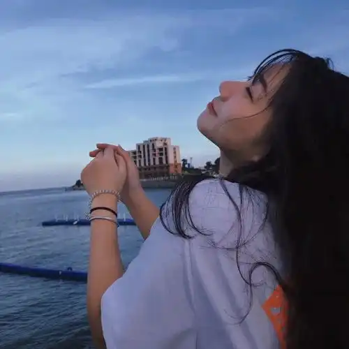 朋友圈分享歌曲的文案.
