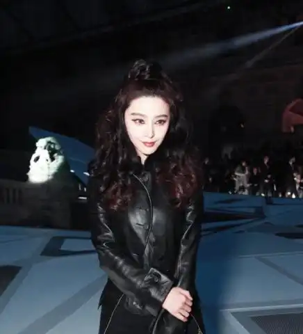 你以为只有像范冰冰才美吗她告诉你塌鼻饼脸也可以美出天际