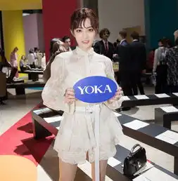 穿simonerocha的薄纱蕾丝仙女