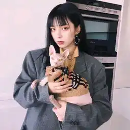 女生头像总有那么一个人会穿越人海找到你