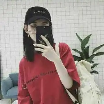 戴帽子戴眼镜女生头像