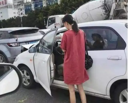女司机首次上高速,30分钟跑25公里,原因让人哭笑不得