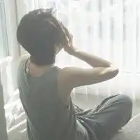 超拽的黑白颓废头像平淡却幸福着