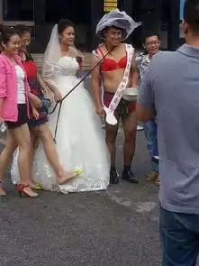 新郎为躲闹洞房坠亡盘点各地闹洞房最狠招数组图