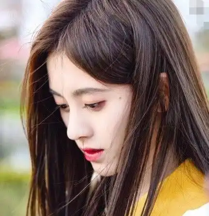 难怪鞠婧祎一直黑长直出镜,当看到她金发照,才知什么是惊为天人