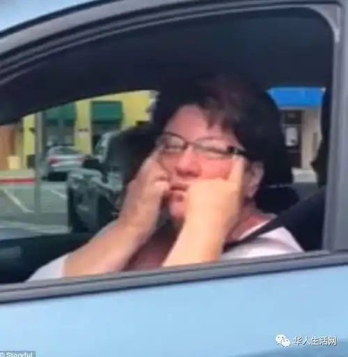 气愤丑陋的中国人,滚回中国白人女子嫌开车慢,追骂韩裔退伍兵