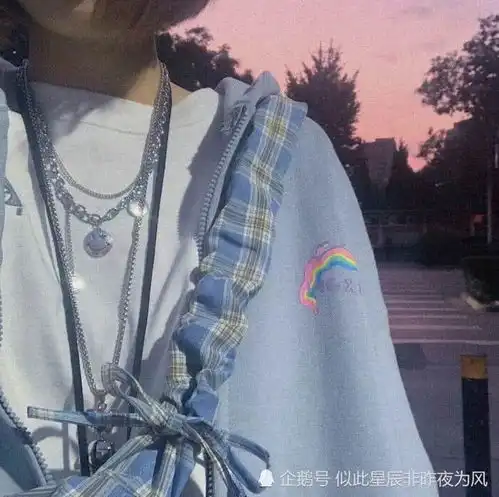 仙气不露脸女生头像月亮不抱你,时光摧毁你,但我喜欢你