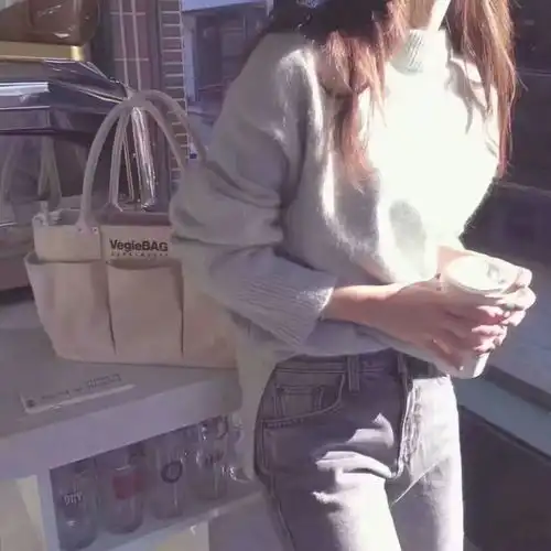 头像女头写在草稿纸上的名字都意义非凡
