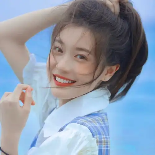 高级感温柔女生头像13