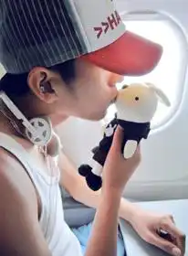 求好看的戴帽子男生头像