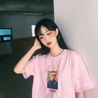 幽默笑话和女友见她父母,饭桌上发现女友抱着电饭锅吃饭