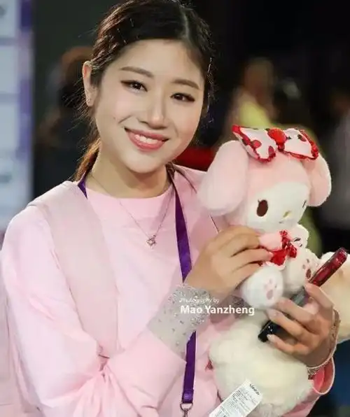 韩国花滑美女性侵16岁师弟,还让闺蜜边上拍视频,禁赛3年