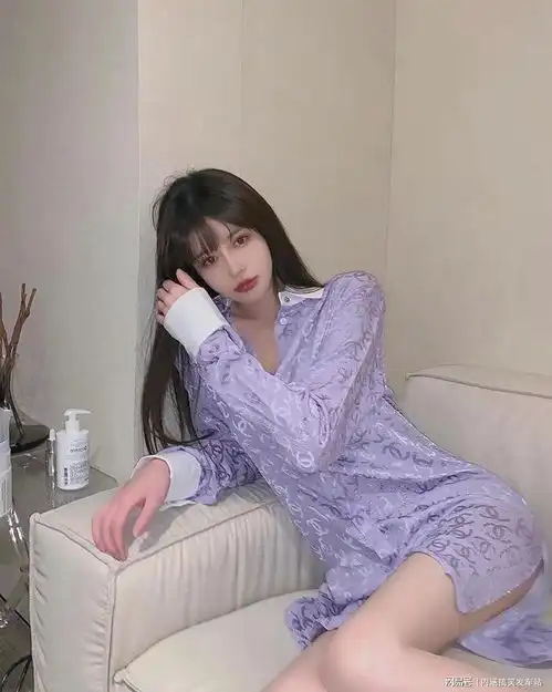 今日养眼美女,纯欲风网红lunawinkwink,白皙皮肤娇嫩可人