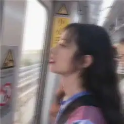 小女生个性十足微信头像模糊重影