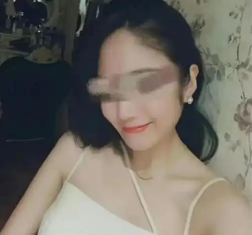 燕山大学地库传出不雅长视频,两人太卖力漂亮女生可得小心了