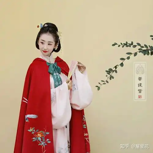 有哪些很美的lolita洋装,或者jk制服,或者汉服,还有软妹的推荐