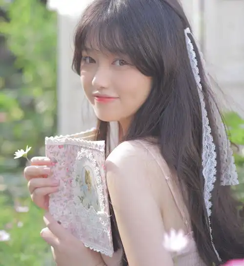 可盐可甜的女生头像