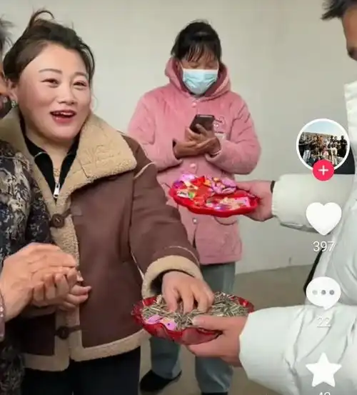河南36岁农村小伙娶外国美女大学生,只花费一万多,婆婆乐开了花