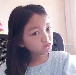王菲女儿李嫣走上叛逆期深夜与好友行为让网友大吃一惊,疯狂