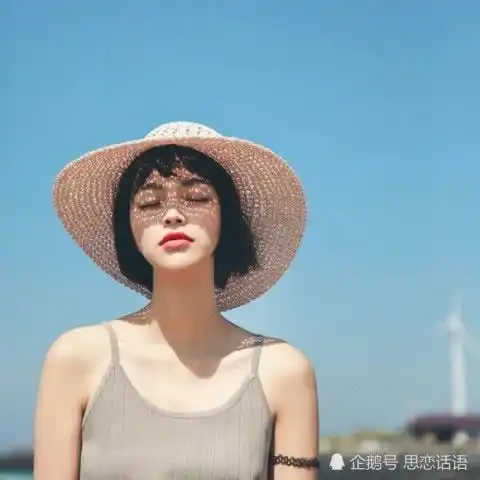 女生放不下前任的三个表现,访问空间很正常,最后一种让人心疼