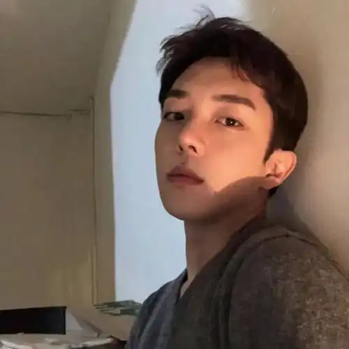 为什么男生喜欢管着自己的女朋友