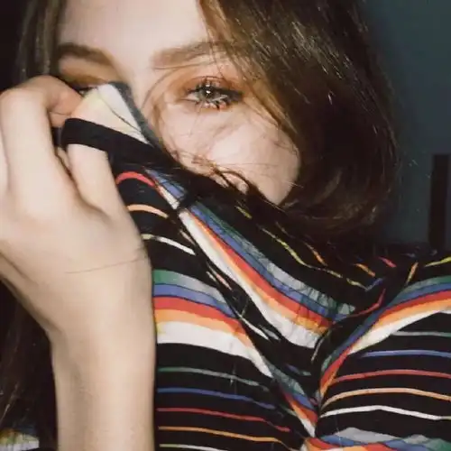 女生头像你怀念以前是因为现在过的不好吗