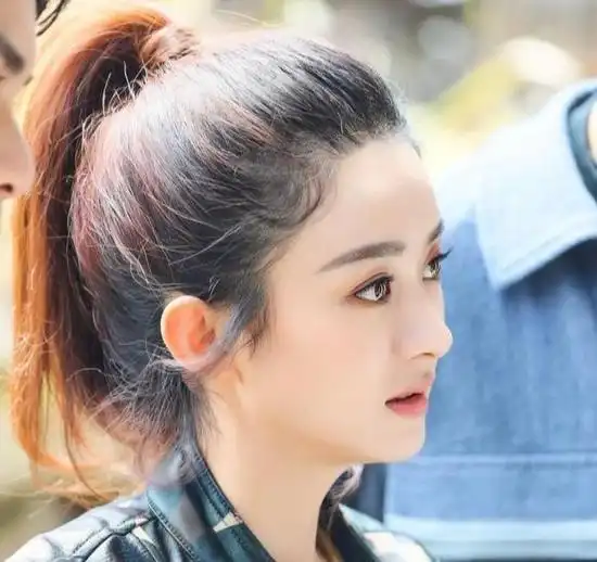 女生夏季绑马尾记住4不要,不然真的很难看,脸小也显得很low