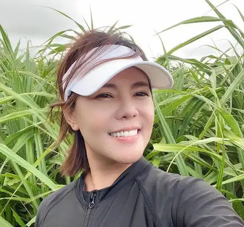 48岁女星突然感慨想离婚,称老公十年没交钱,也不是生死之交