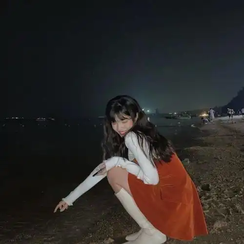 头像风停在窗边嘱咐我要热爱这个世界