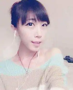 大学生男扮女爆红网友同住的哥们把持住