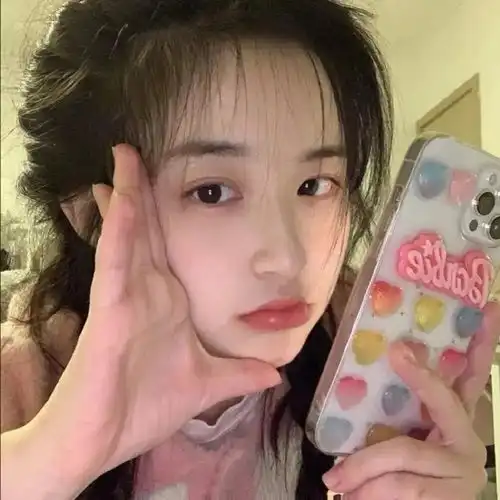 女生头像特别关心的声音总是让人心头一震