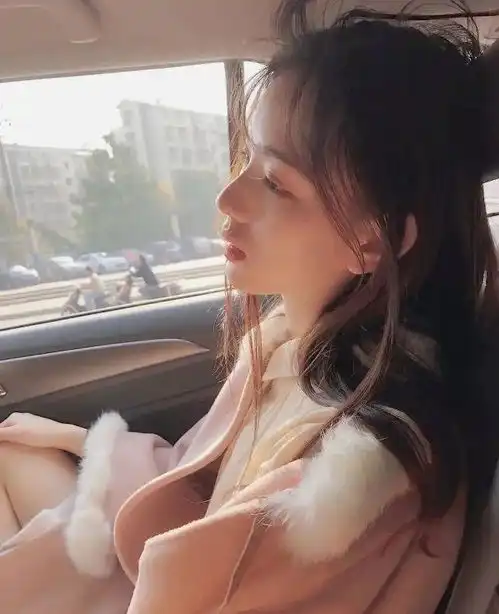 被王思聪开撕的姬圈女网红,把聪聪锤爆了的同时,黑历史恶臭的令人发指
