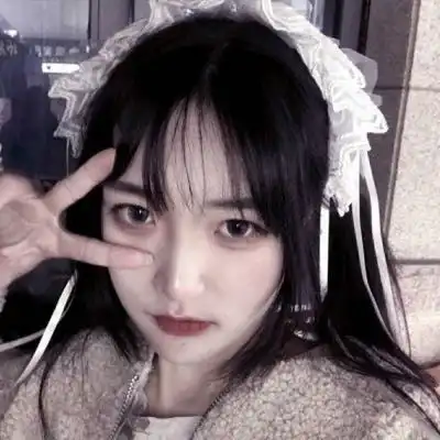 剪刀手头像可爱女生阳光网图